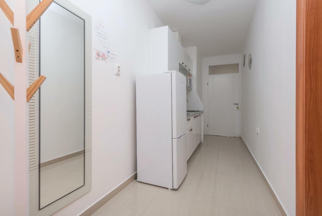 Apartmani Mona Makarska Bagian luar foto