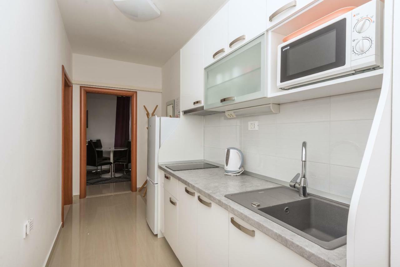 Apartmani Mona Makarska Bagian luar foto