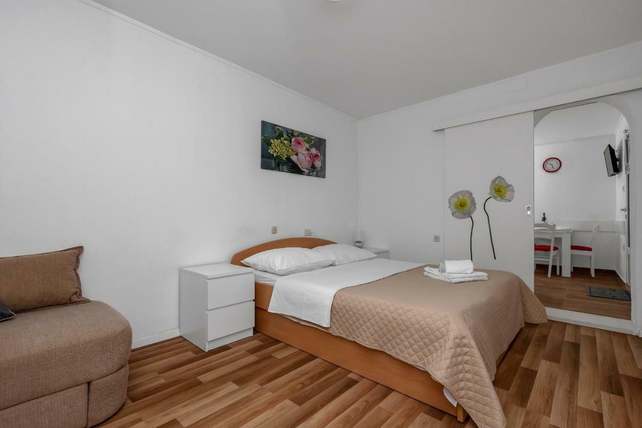 Apartmani Mona Makarska Bagian luar foto