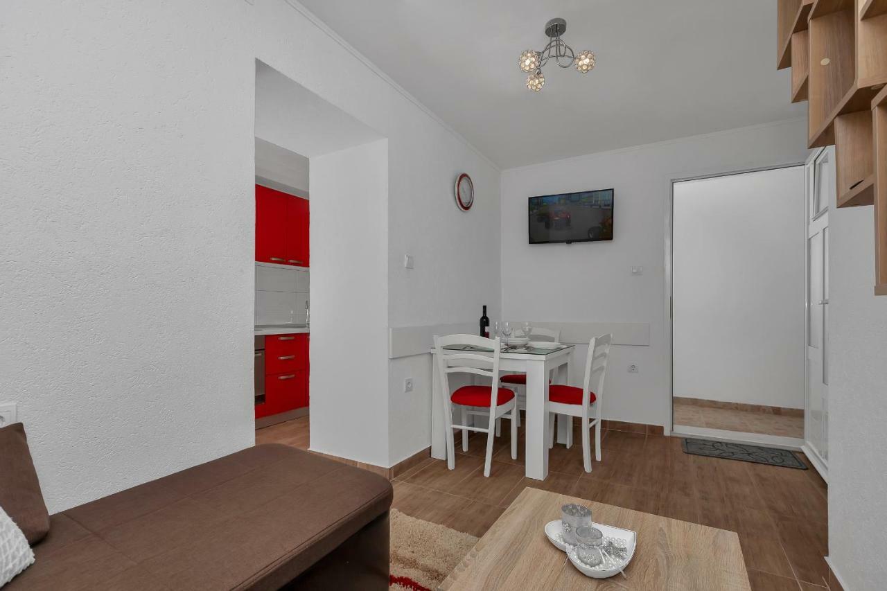Apartmani Mona Makarska Bagian luar foto
