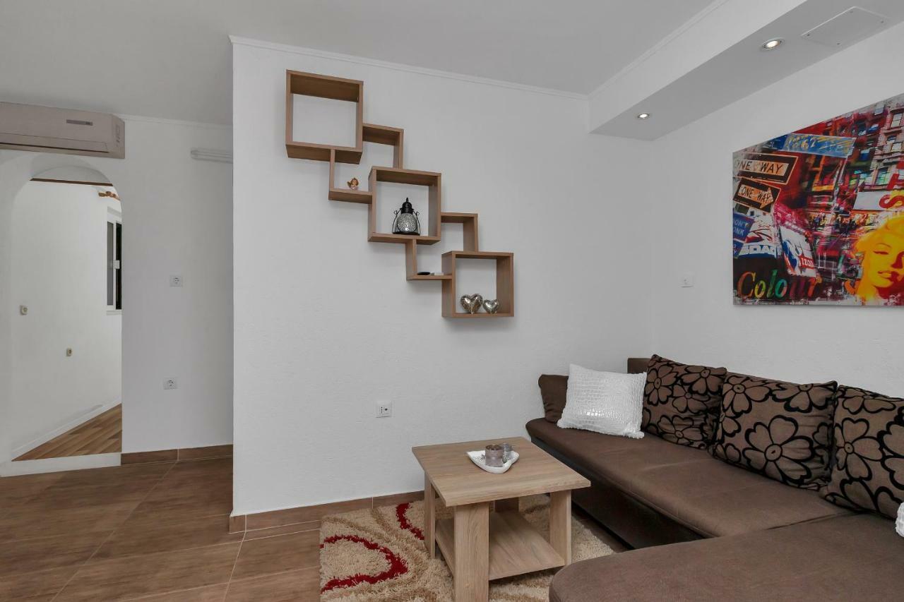 Apartmani Mona Makarska Bagian luar foto