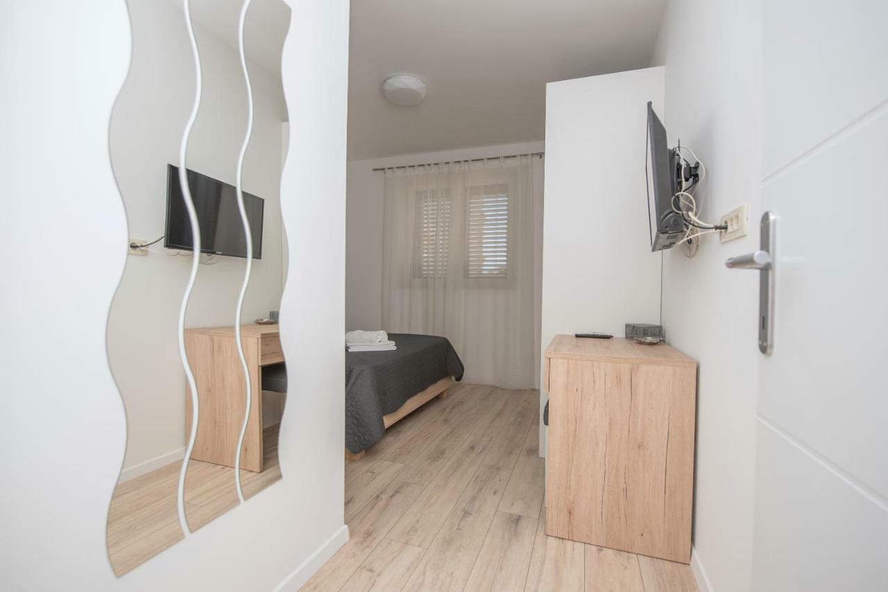 Apartmani Mona Makarska Bagian luar foto