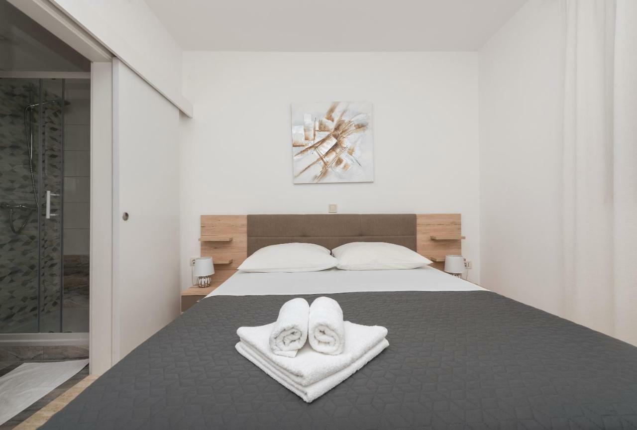Apartmani Mona Makarska Bagian luar foto