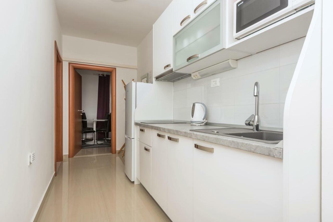 Apartmani Mona Makarska Bagian luar foto