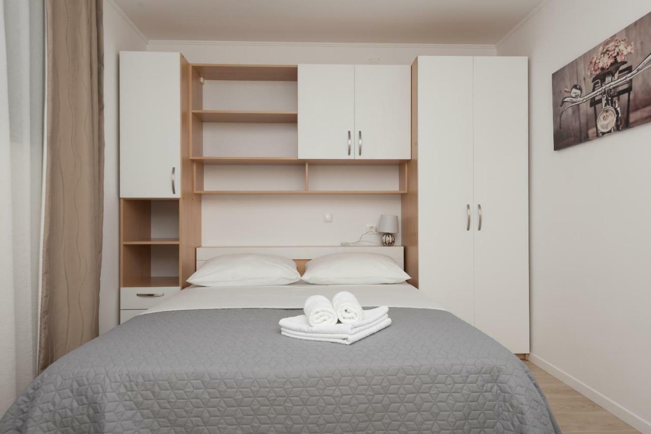 Apartmani Mona Makarska Bagian luar foto
