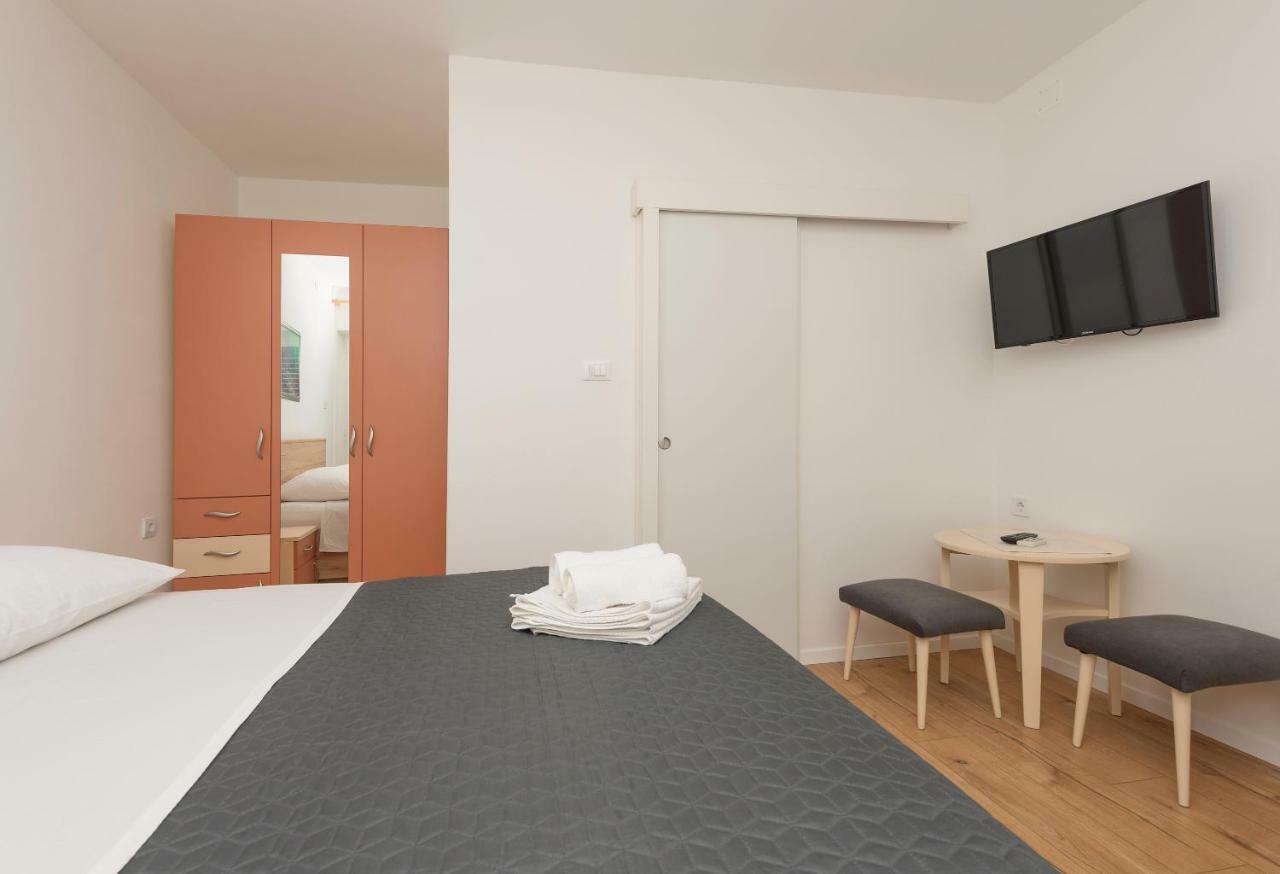 Apartmani Mona Makarska Bagian luar foto
