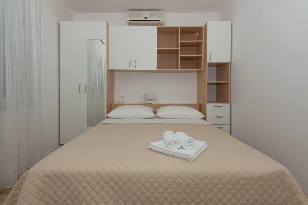 Apartmani Mona Makarska Bagian luar foto
