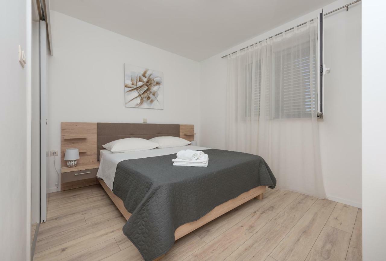 Apartmani Mona Makarska Bagian luar foto