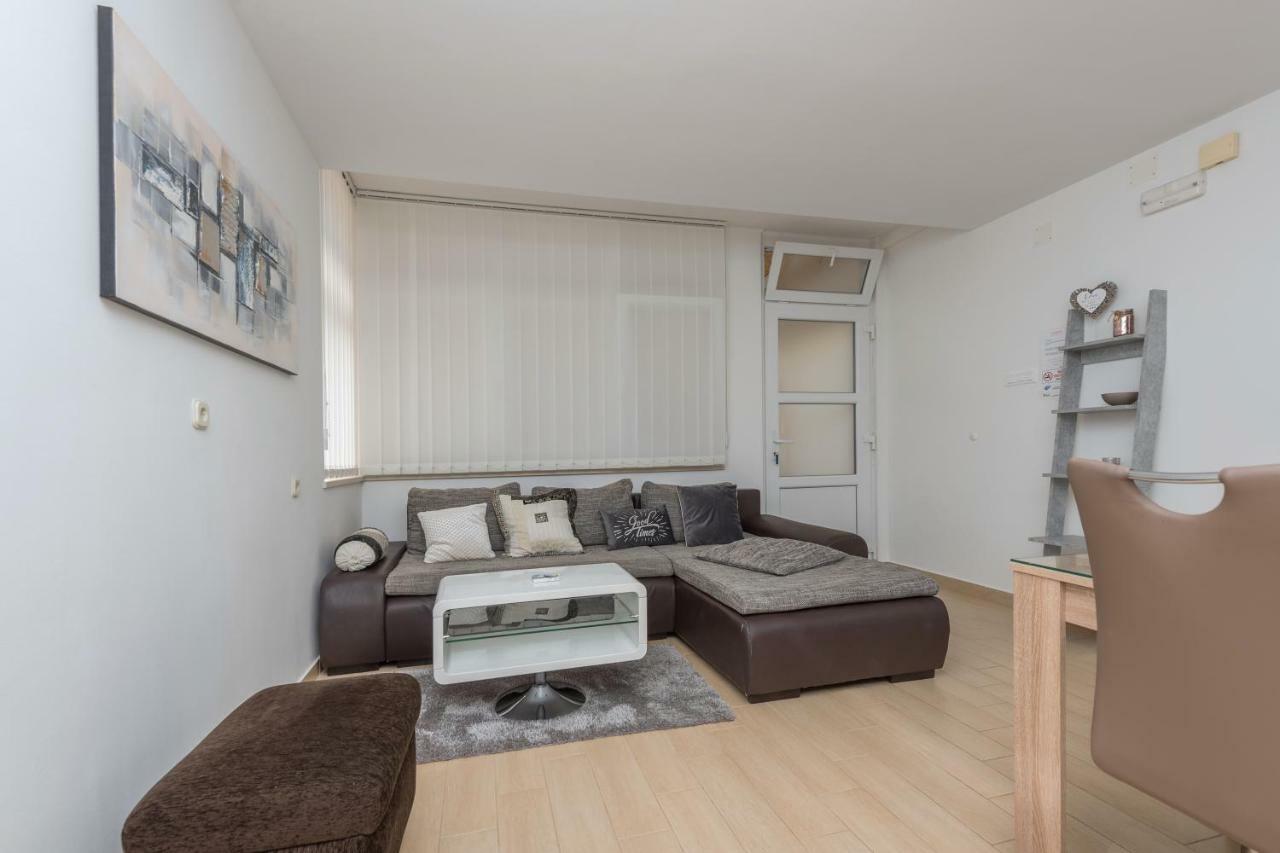 Apartmani Mona Makarska Bagian luar foto