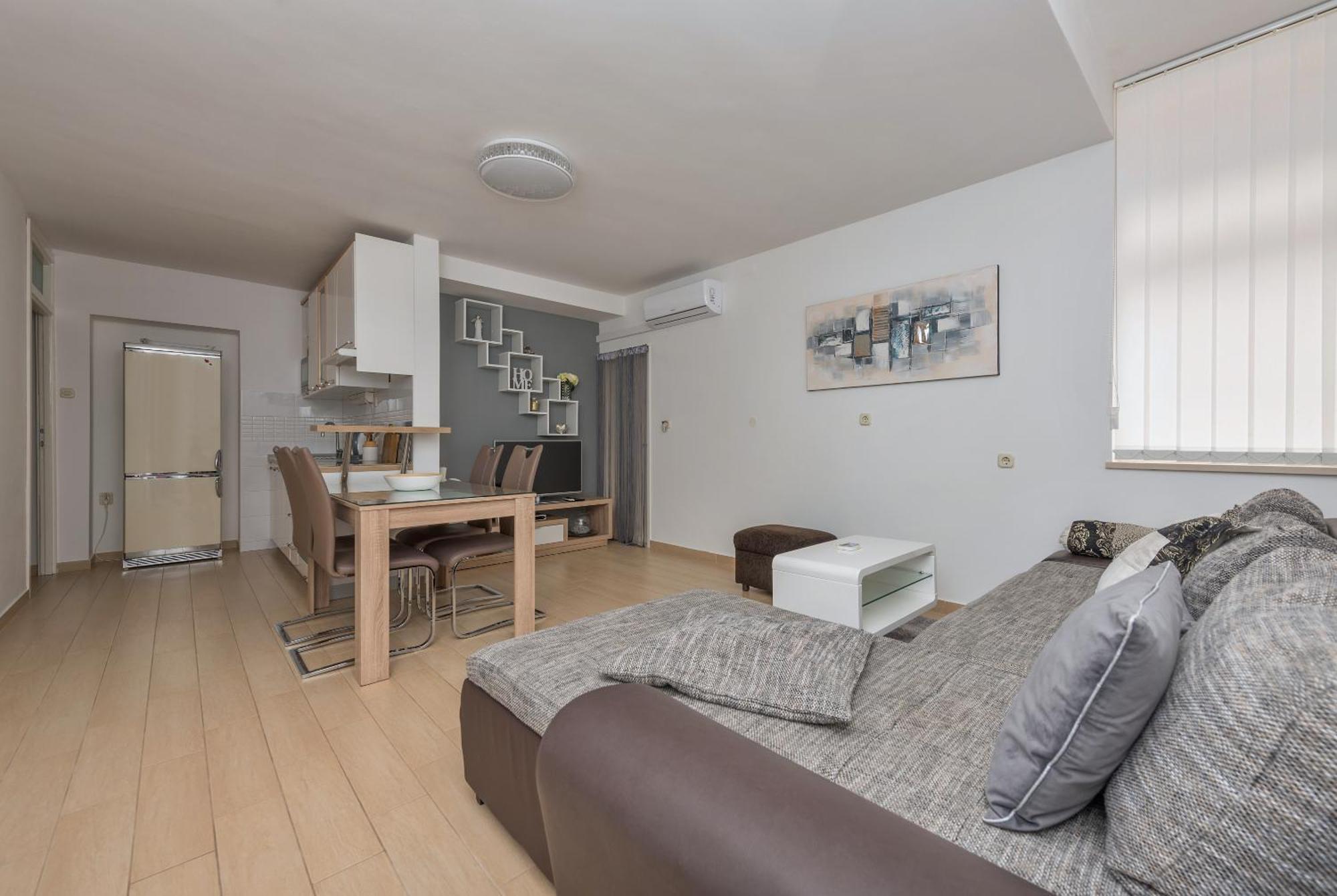 Apartmani Mona Makarska Bagian luar foto