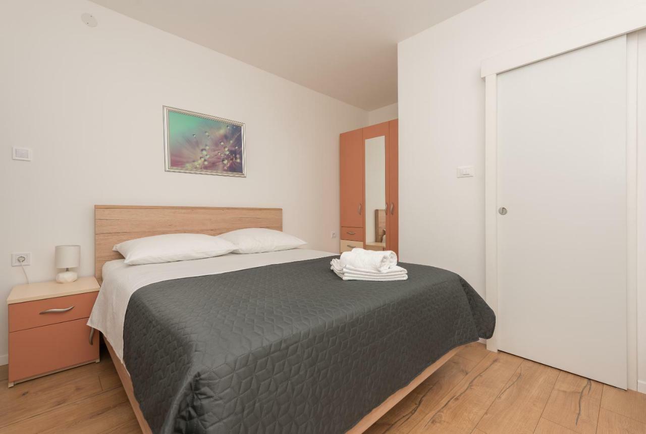 Apartmani Mona Makarska Bagian luar foto